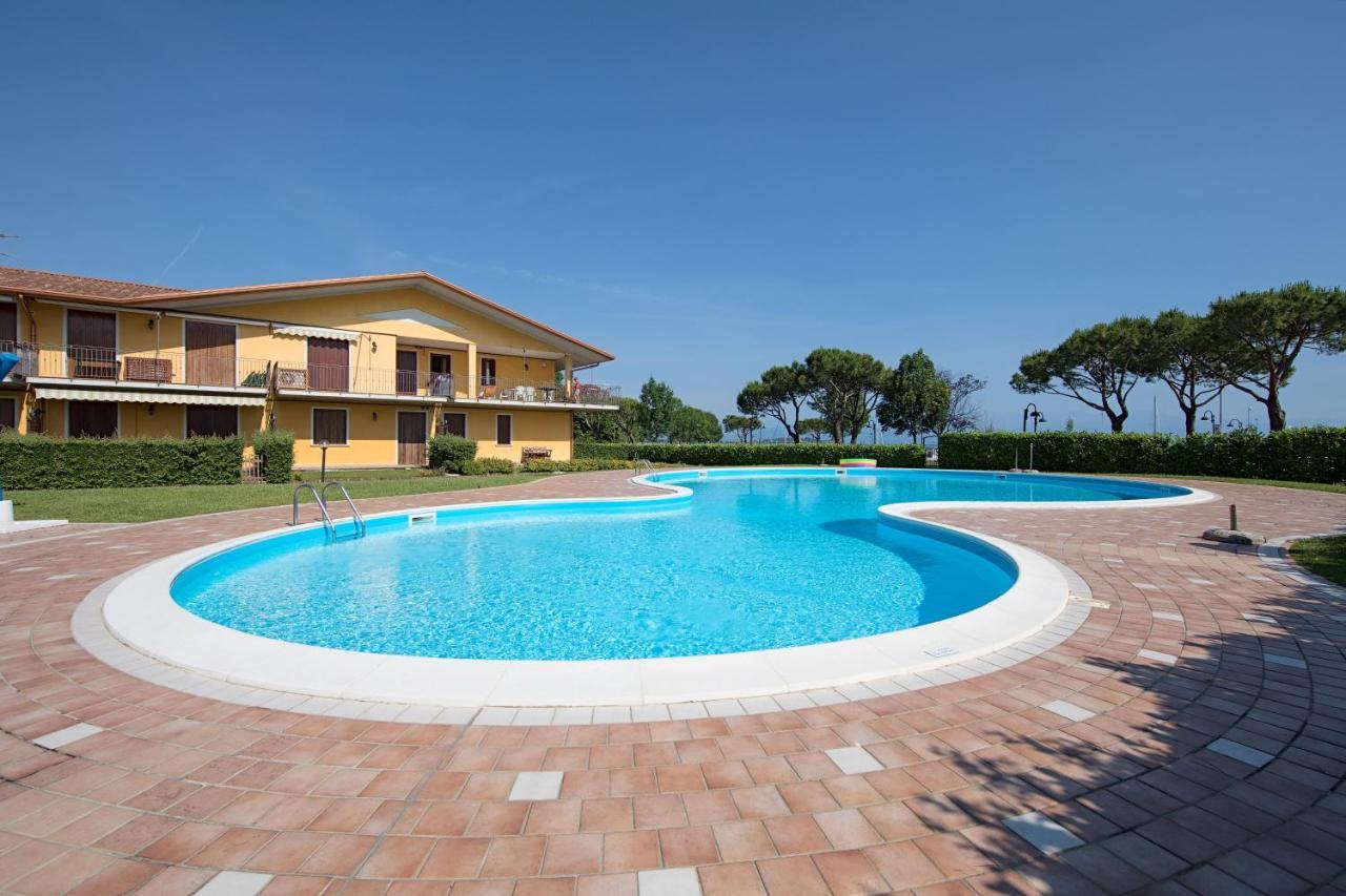 I Mosaici Apartments By Wonderful Italy Sirmione Exterior foto